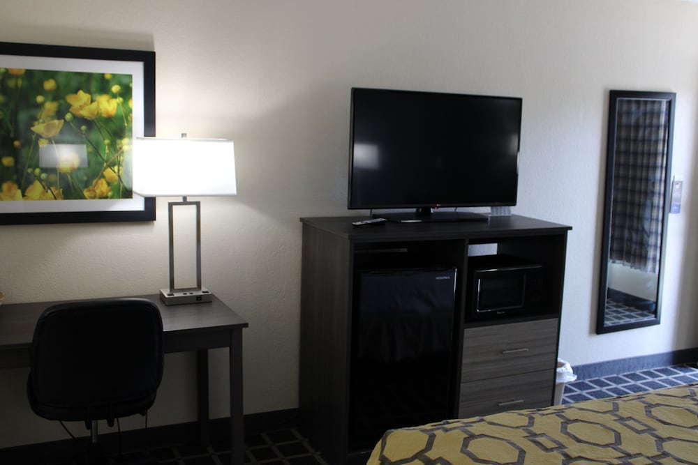 Super 8 by Wyndham Morganton 24/50