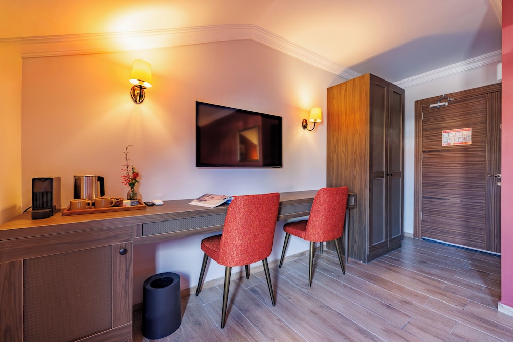 Akkent Garden Hotel 58/63