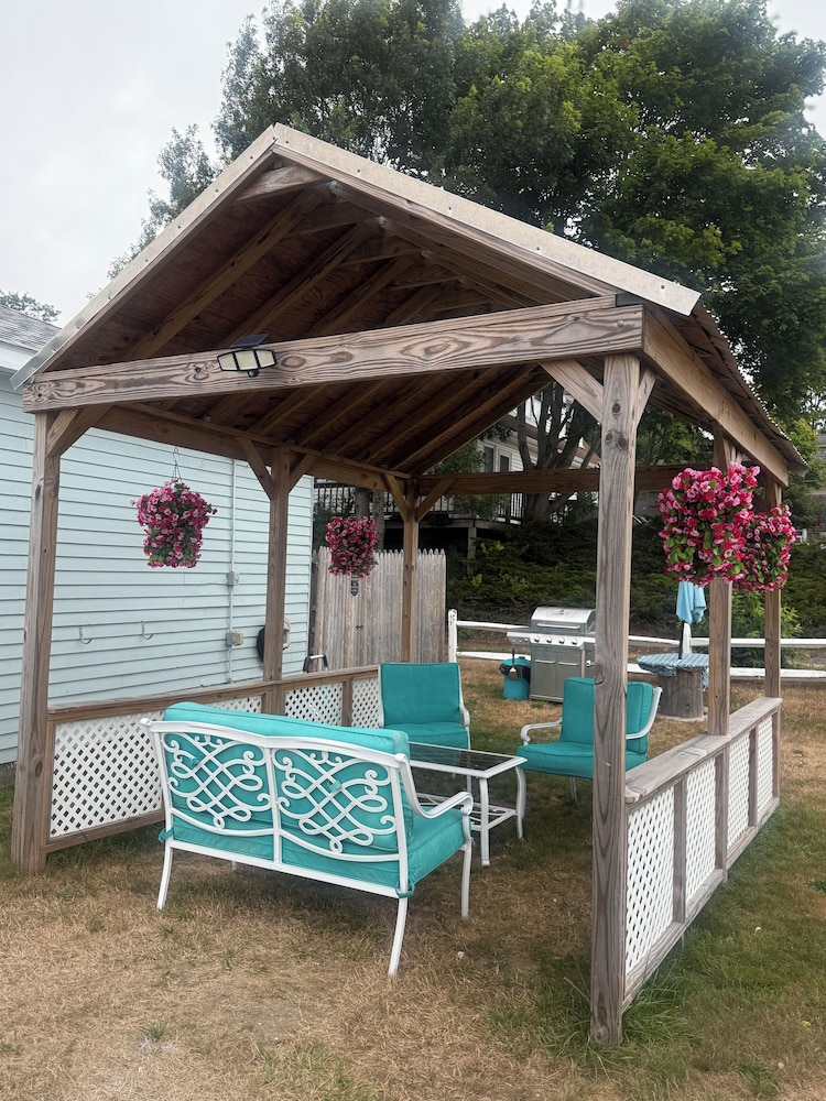 The Inn at Buzzards Bay 2/43