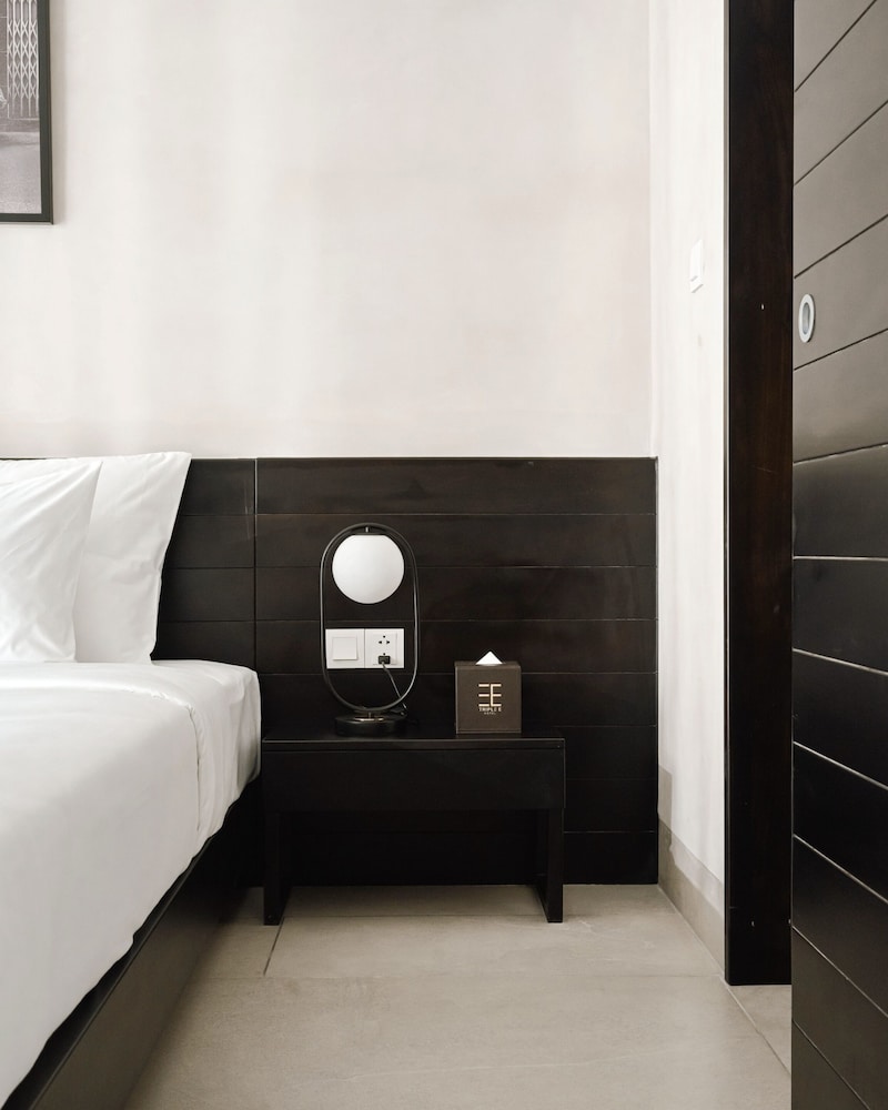 Triple E Hotel Metro Ben Thanh 30/50