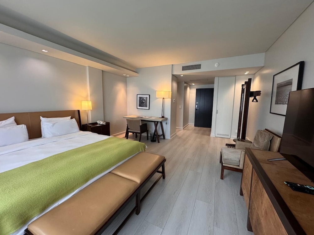 SUPERIOR, KING BED