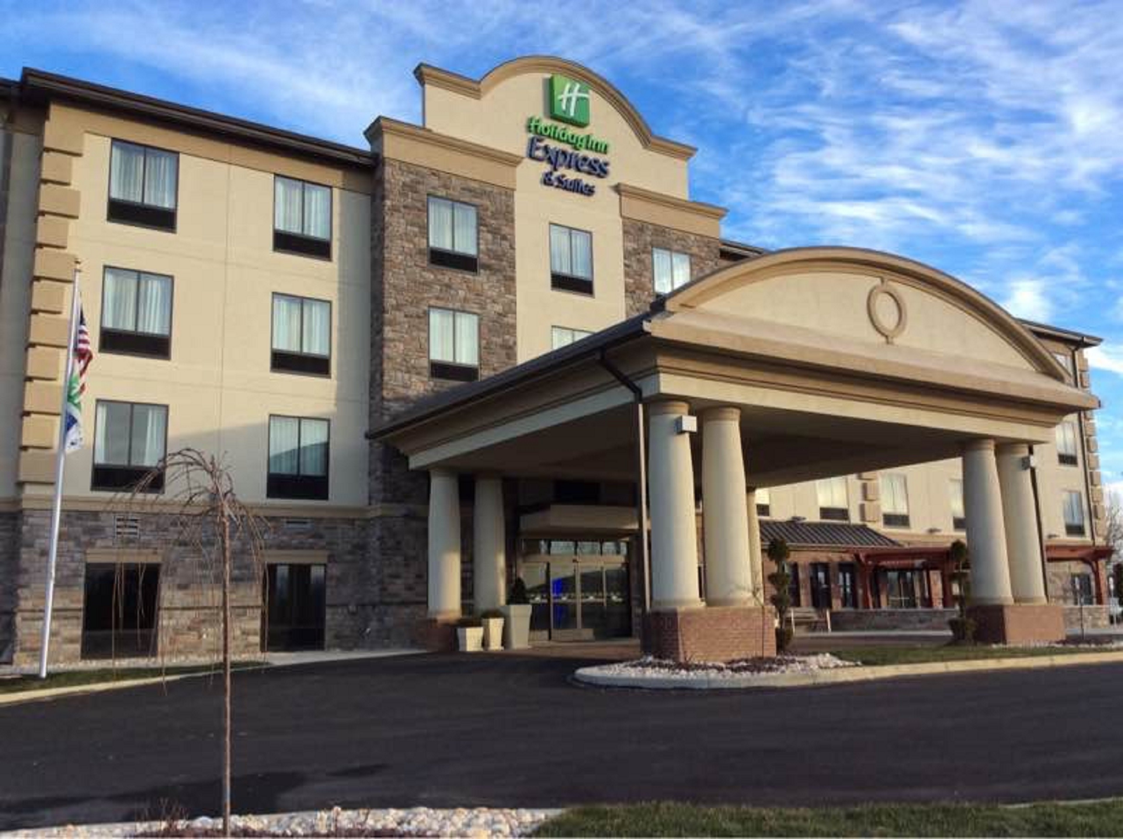 Holiday Inn Express Suites Butler 1/27
