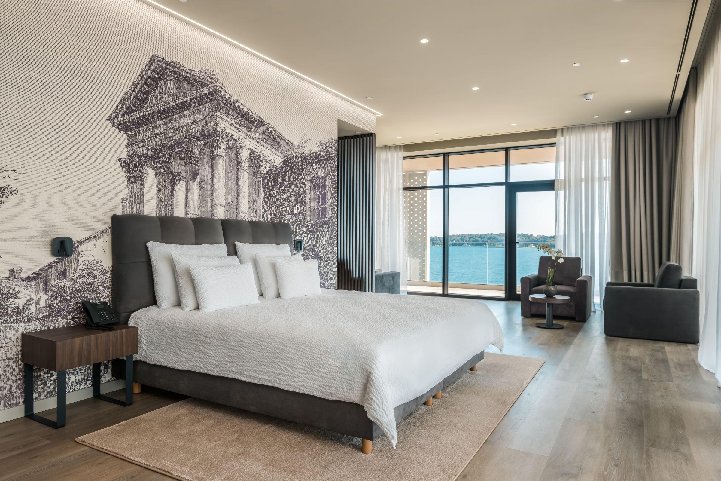 Deluxe, Suite, Sea View, Balcony, Corner