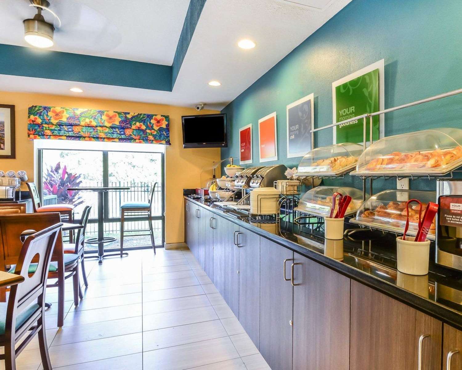 restaurant cafeteria
