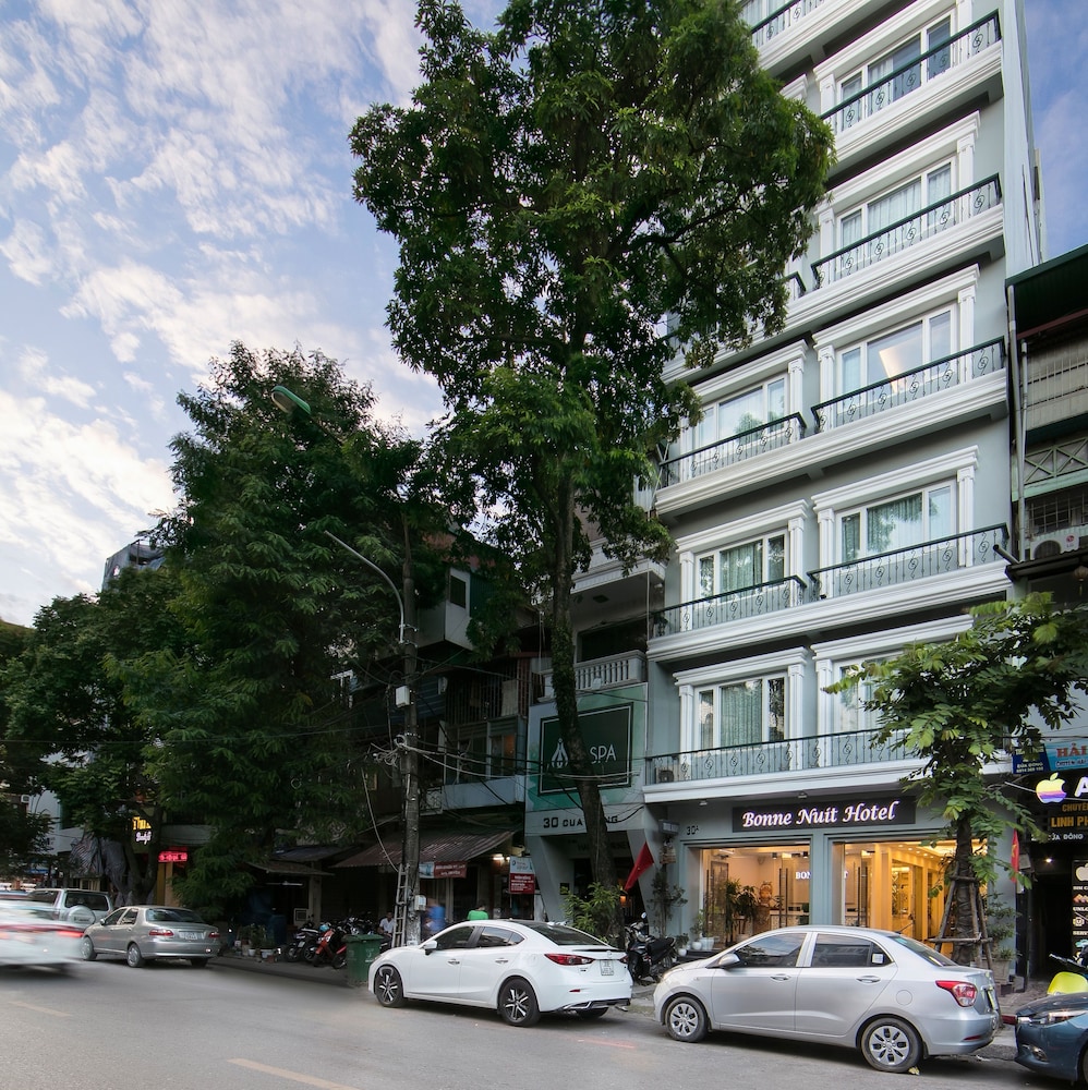 Bonne Nuit Hotel 3/58