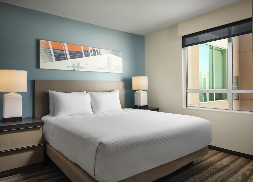 Hyatt House LA University Medical Center 11/48