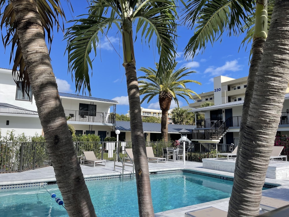 Tropic Isle Beach Resort 44/50