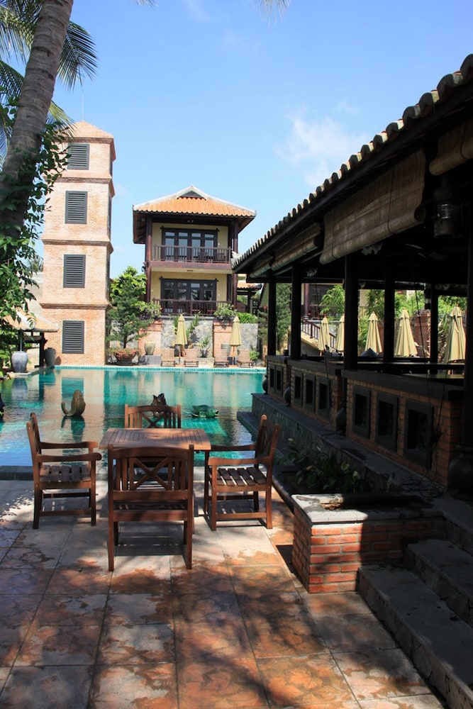 Lotus Village Resort 5/38