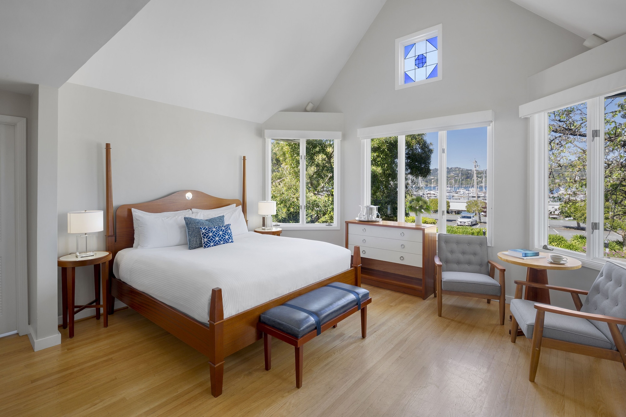 Lower, Cottage, King Bed, Hill Side