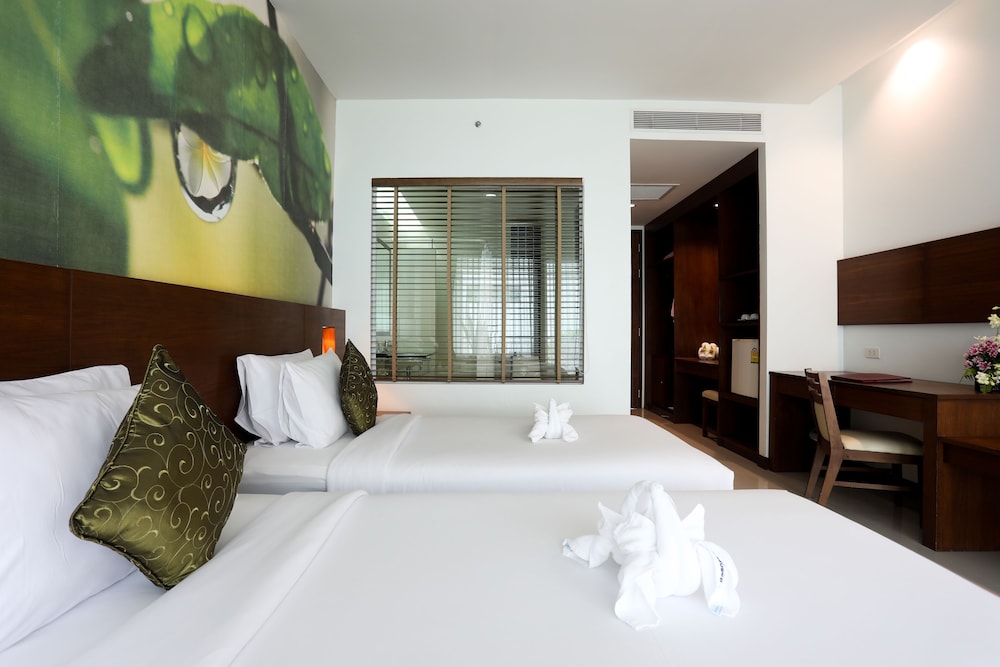 Deluxe, Double Bed, Pool Access
