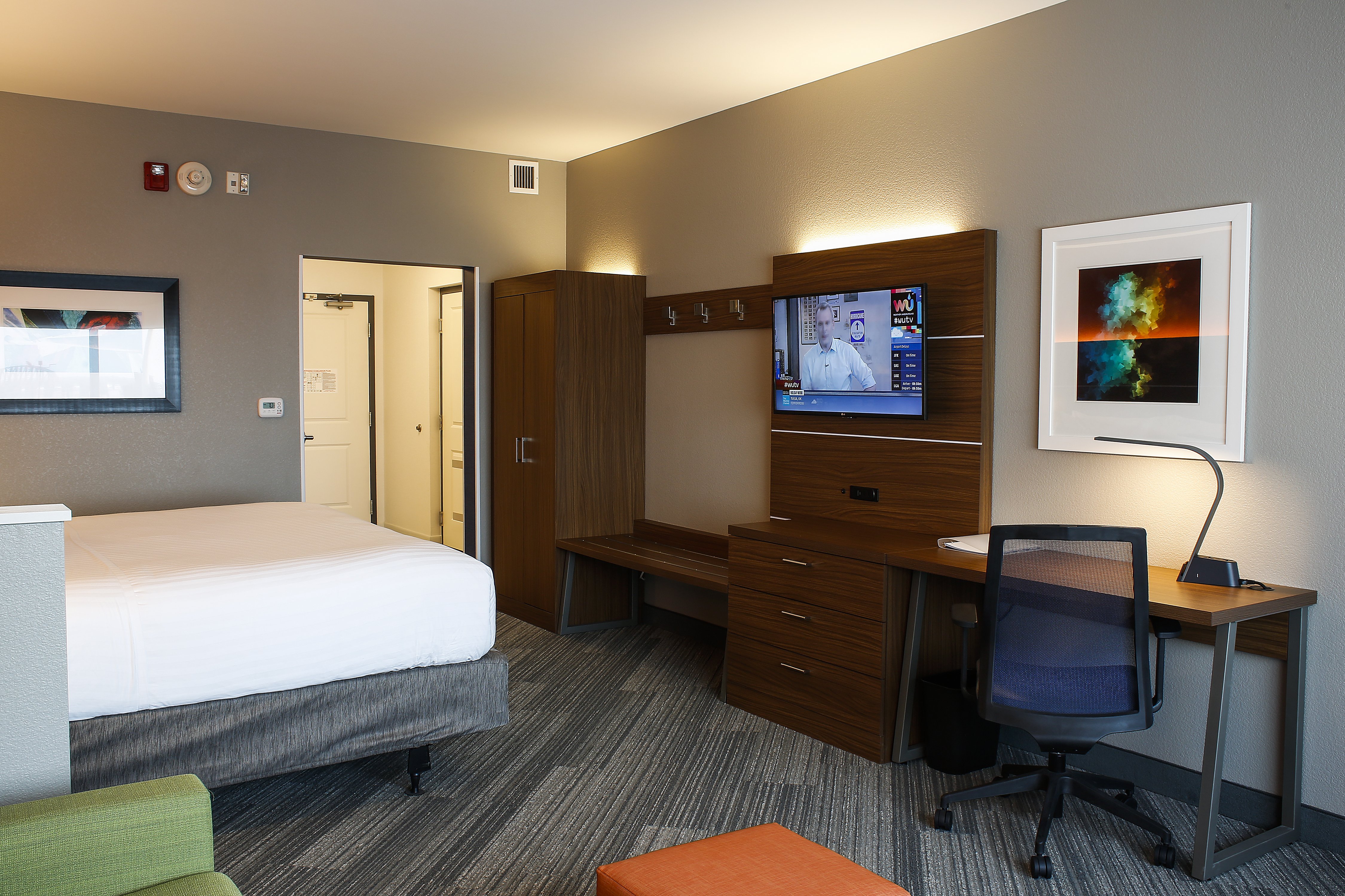 HOLIDAY INN EXPRESS EVANSVILLE 14/61