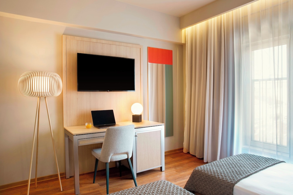 Zeus Essence Bucharest, Trademark Collection by Wyndham 58/65