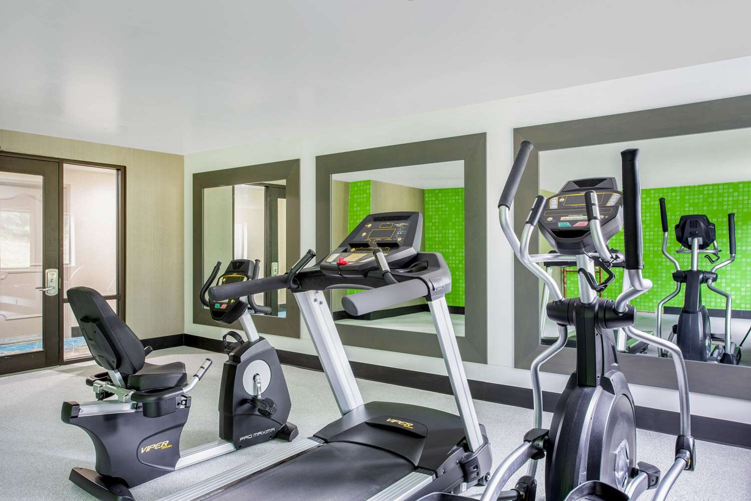 La Quinta Inn & Suites by Wyndham Roanoke Salem 34/58