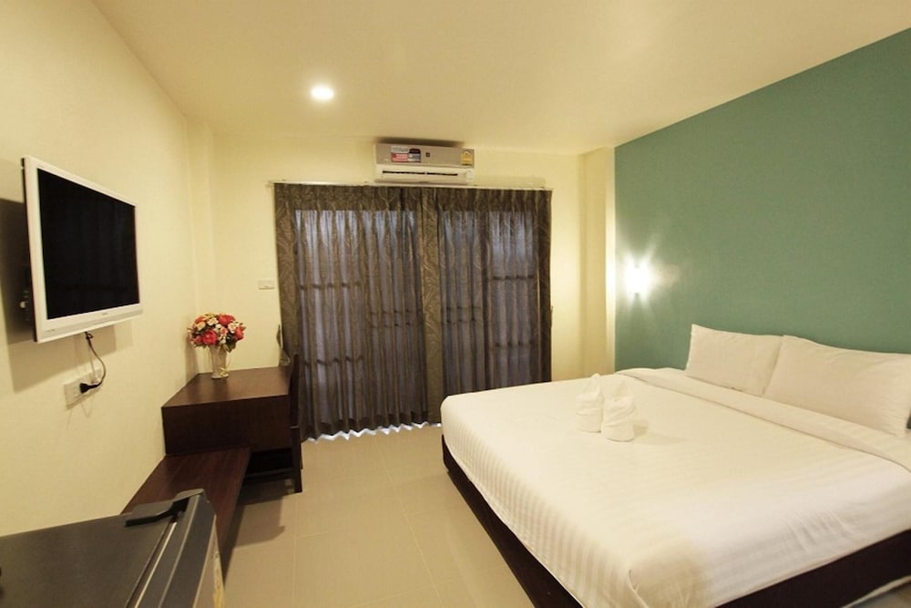 Panwalee Hotel 32/64
