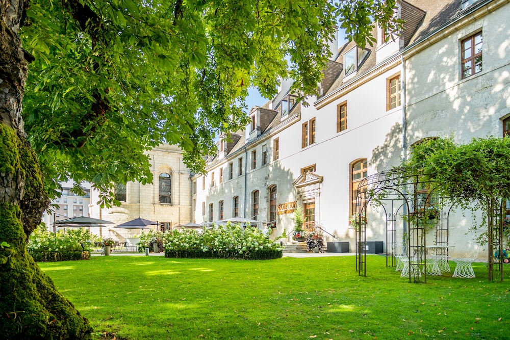 Hotel de Bourbon Mercure Bourges 42/47