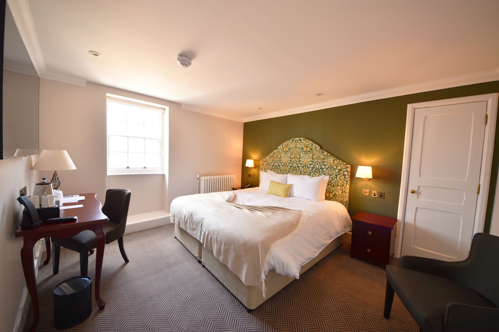 The Elvetham Hotel 34/84