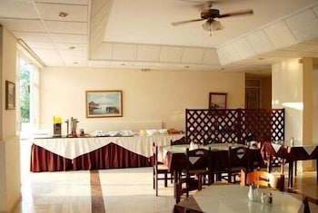California Beach Hotel - Adults Only 28/48