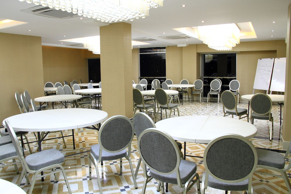 Blossom Hotel 40/48