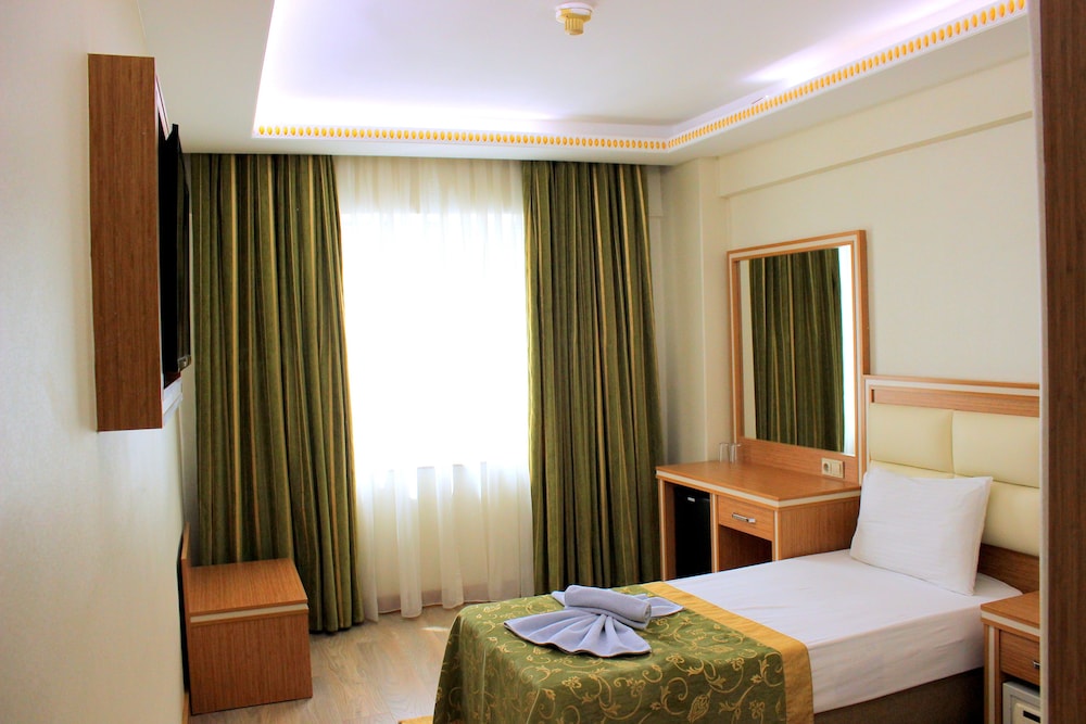 Hotel Buyuk Paris 19/50