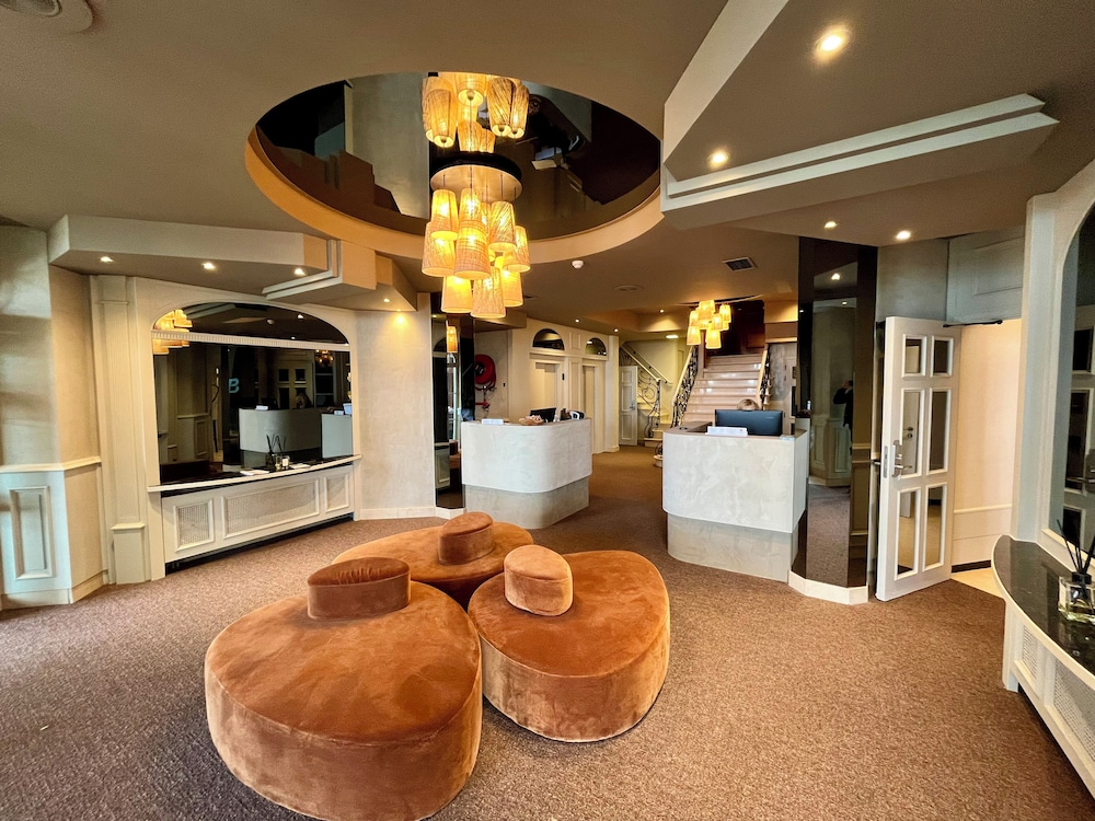 Beach Palace Hotel 3/50
