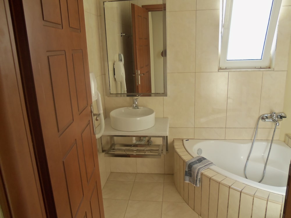1 BEDROOM, EXCLUSIVE, DOUBLE BED