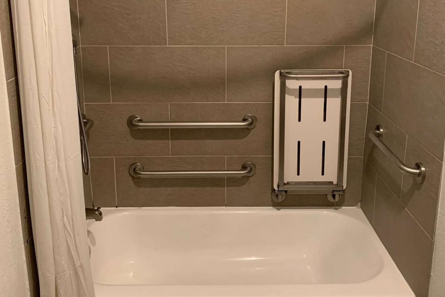 Country Inn & Suites by Radisson, Austin North (Pflugerville), TX 44/45