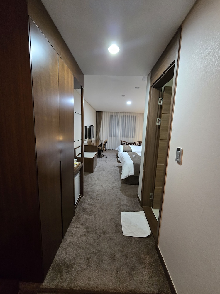 Narsha Hotel 33/53