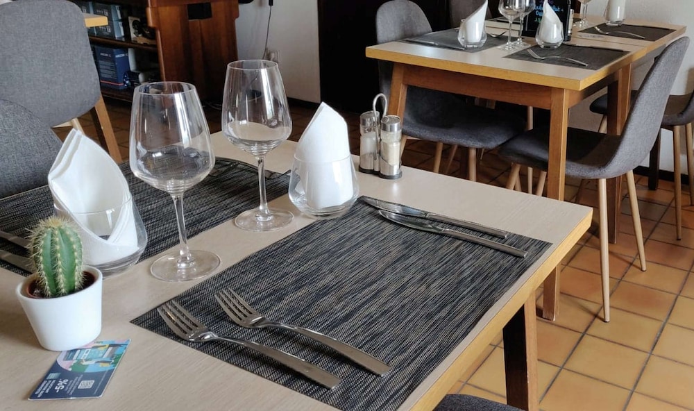 restaurant-cafeteria