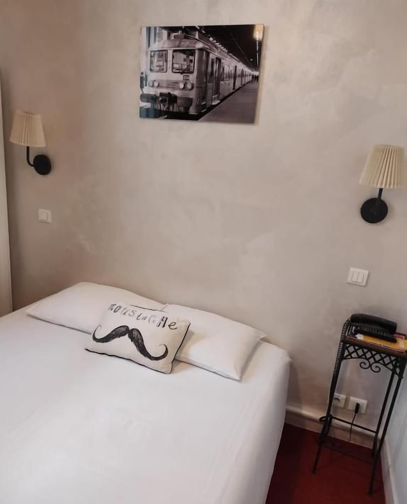 Htel Verlaine 25/32