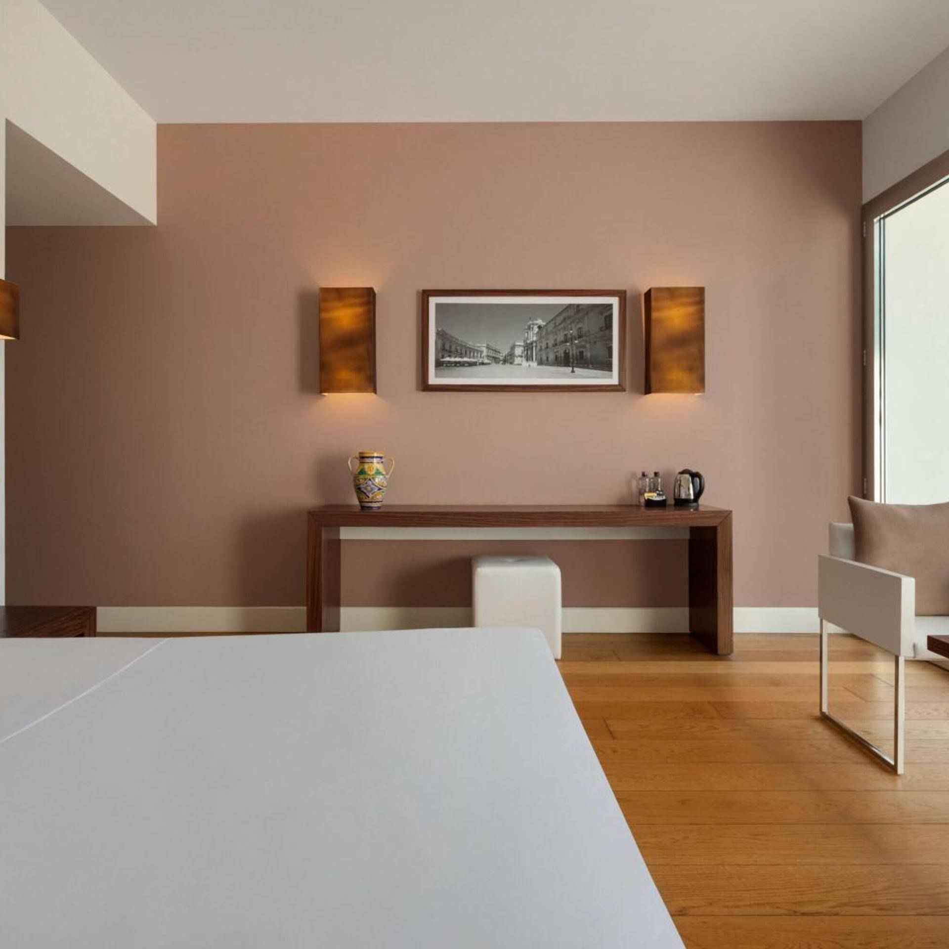 ROOM, QUEEN BED, ACCESSIBLE