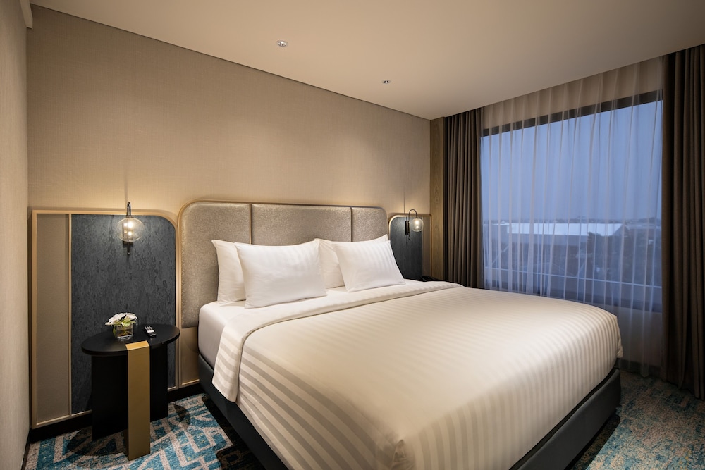 Mercure Madiun 9/41