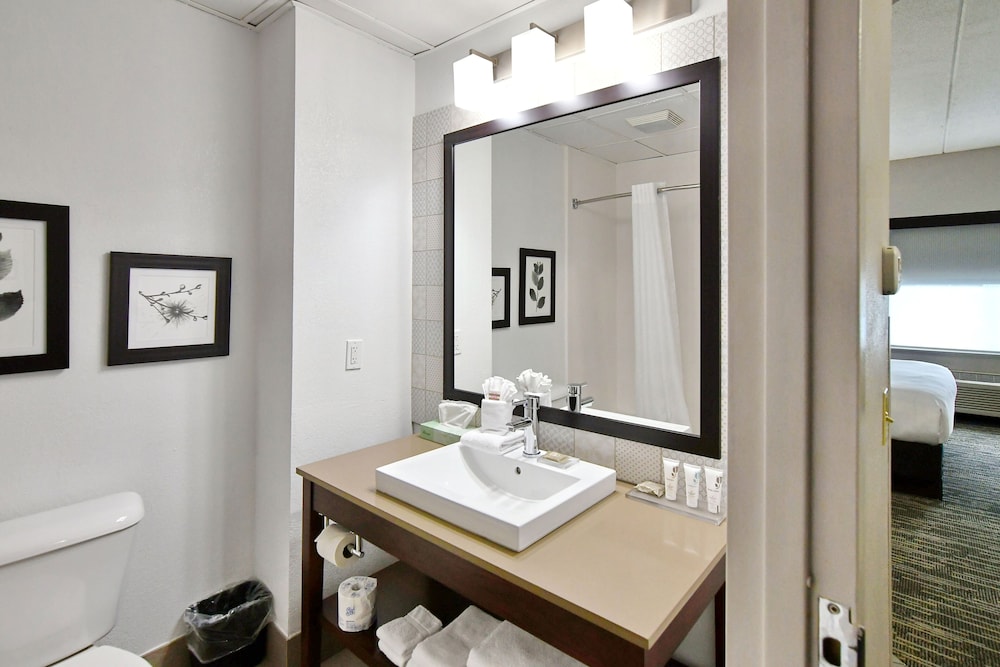 Country Inn and Suites By Radisson Mount Morris NY 7/28