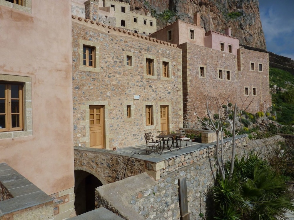 Likinia Hotel 4/50