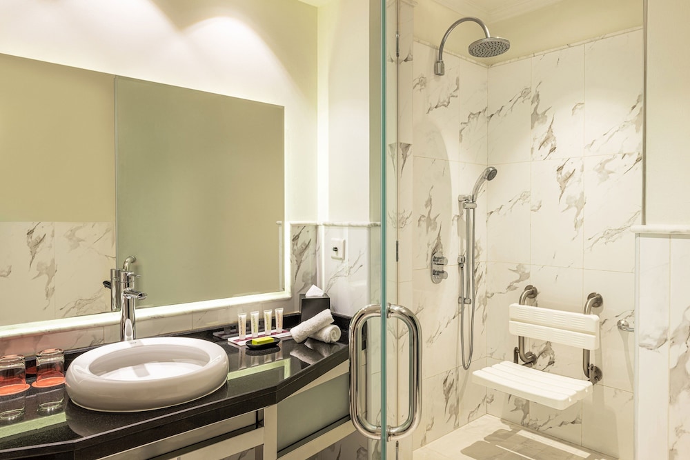 Le Meridien Al Aqah Beach Resort 10/65