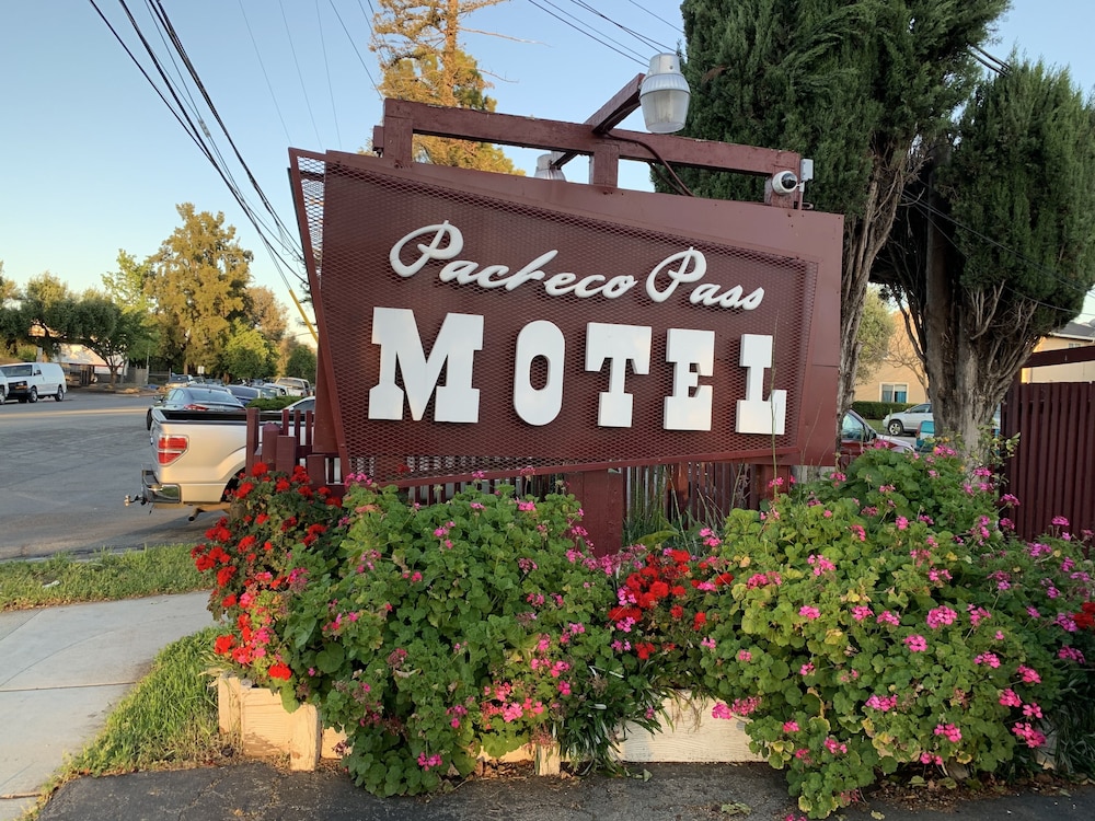 Pacheco Pass Motel 1/26