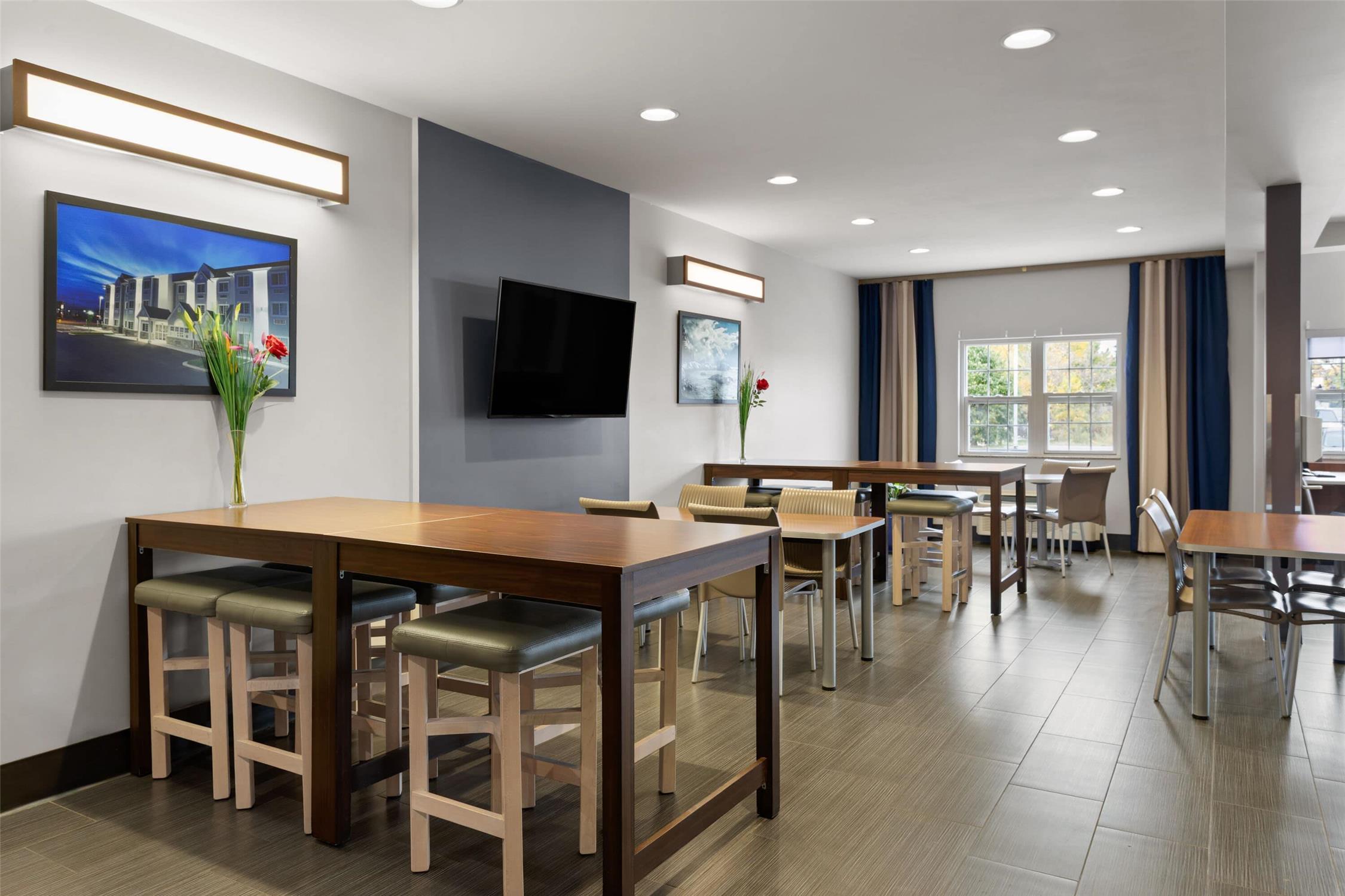 Microtel Inn & Suites By Wyndham Sault Ste. Marie 37/47