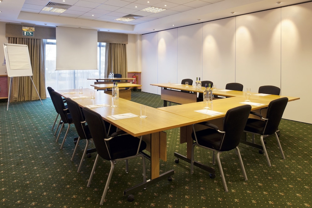Holiday Inn Glasgow East Kilbride 65/71