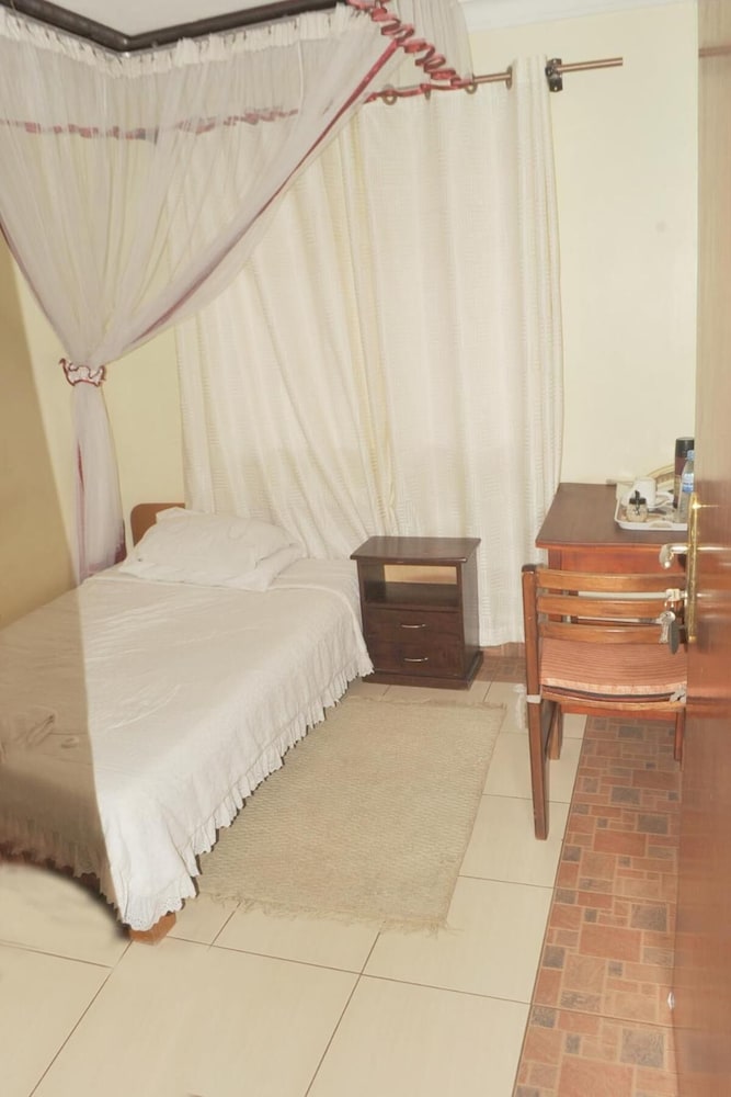 New Scroll Inn Hotel 13/50