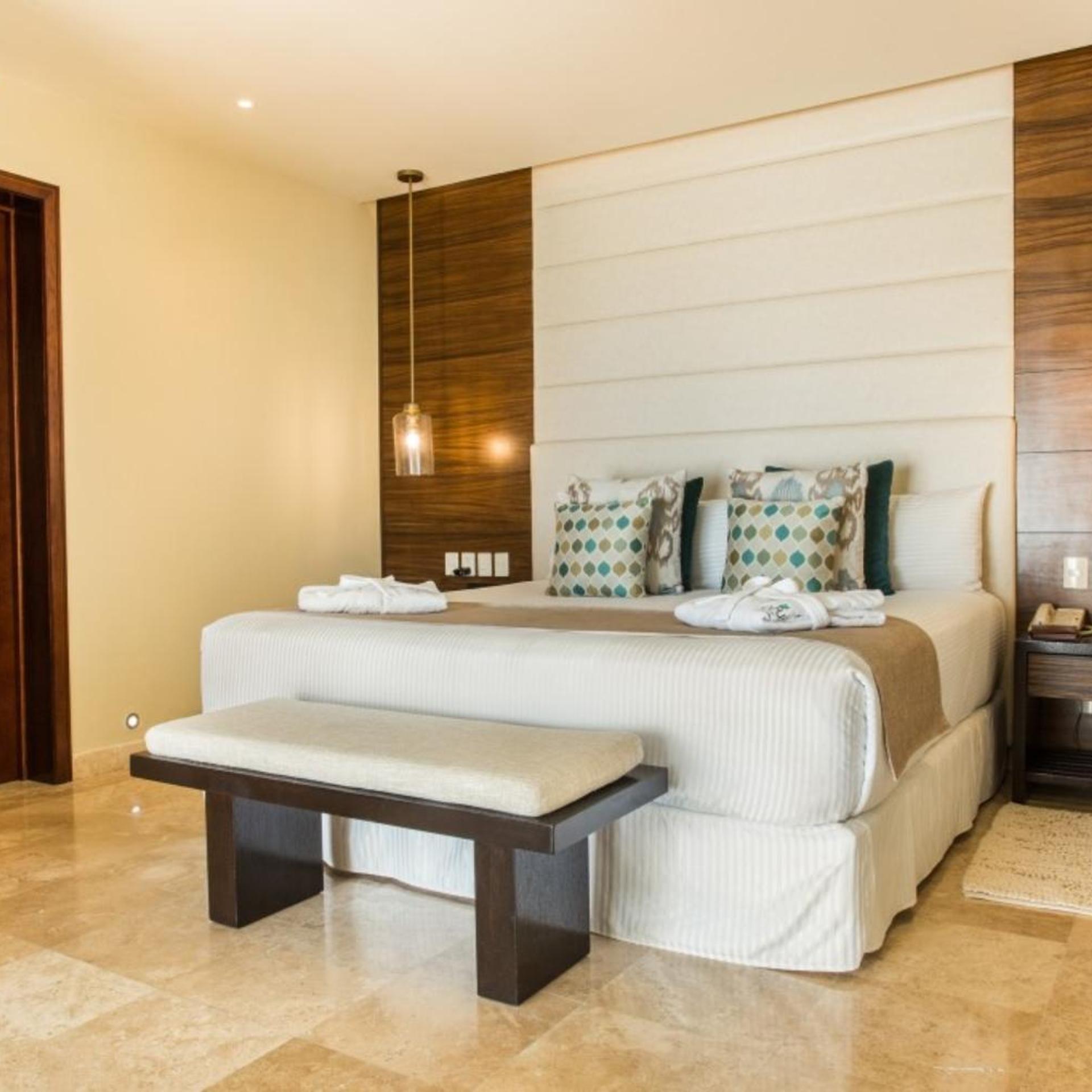 Preferred Club, Suite