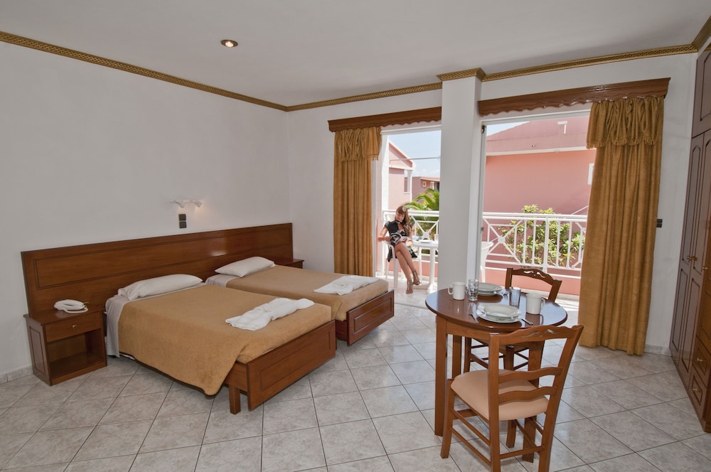 Angelina Hotel and Apartments 22/60