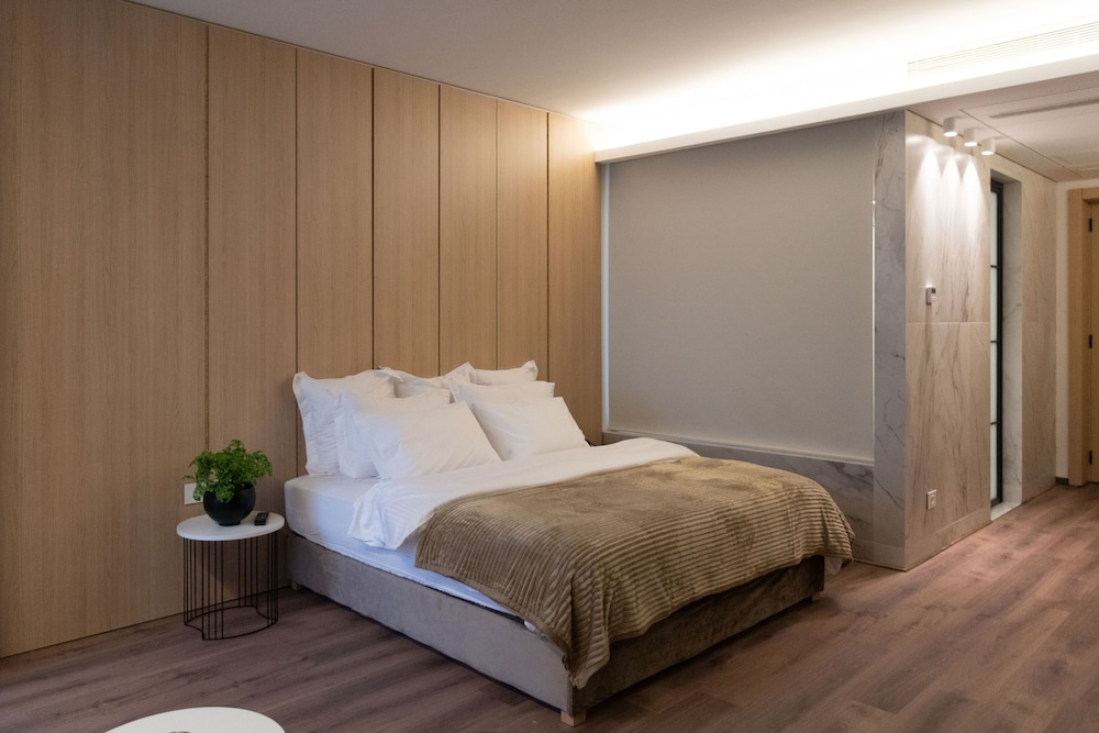 Votre Hotel 23/68