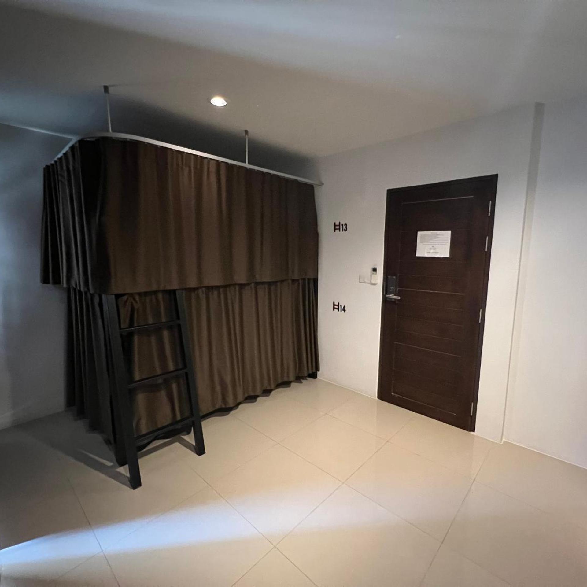 Litera Hostel Adults Only 42/71