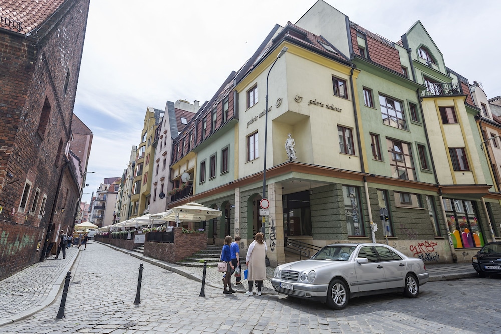 Galeria Italiana Apartments 44/50