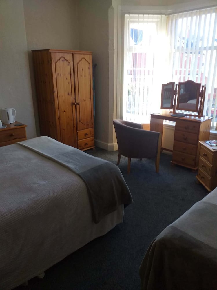 Bryn Coed Guest House 8/16