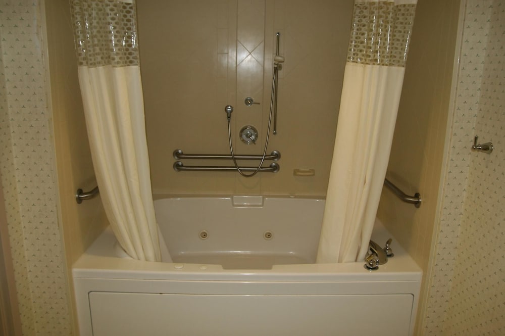 Hampton Inn Marietta 15/58