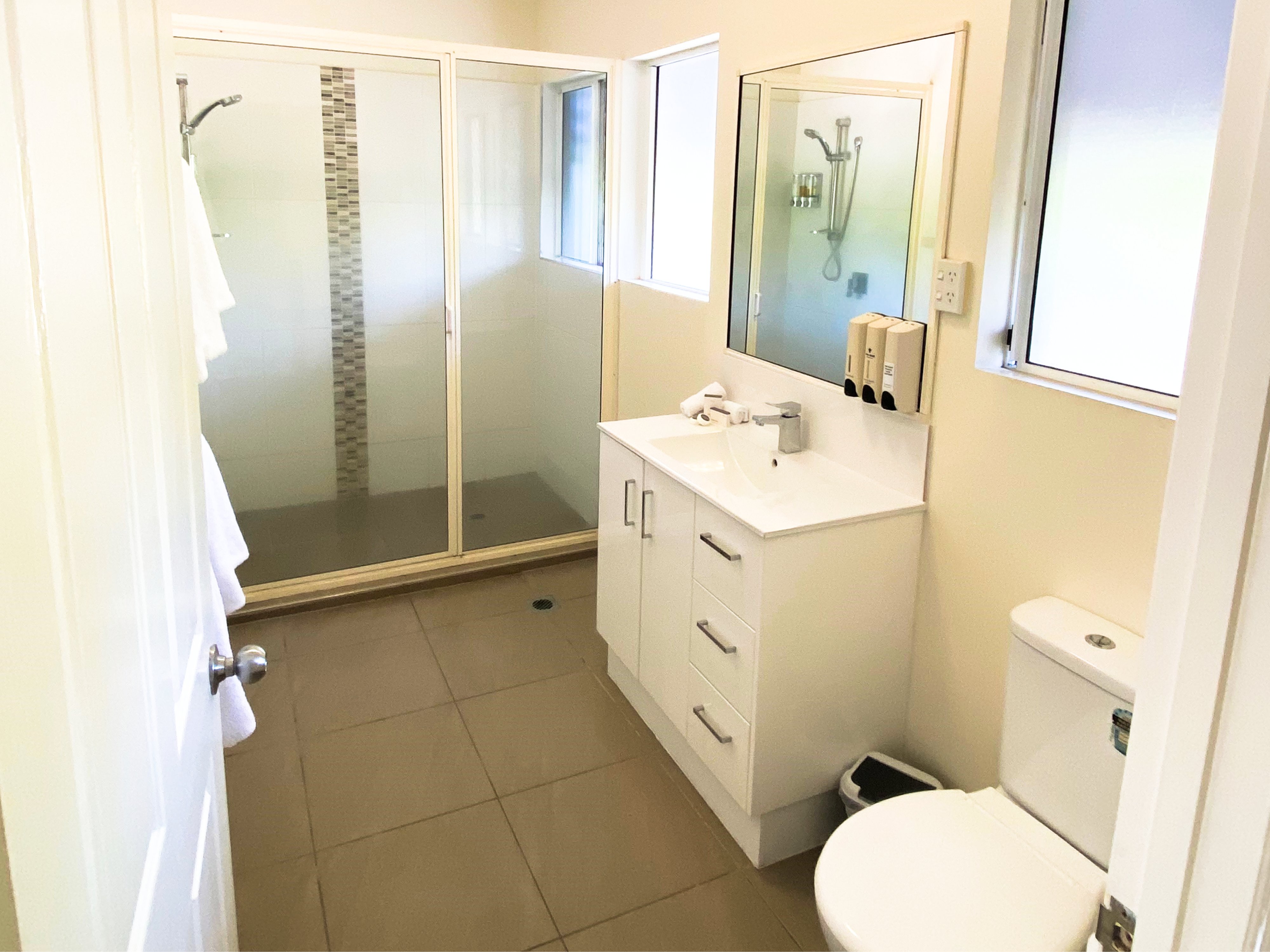 PARK REGIS ANCHORAGE 76/78