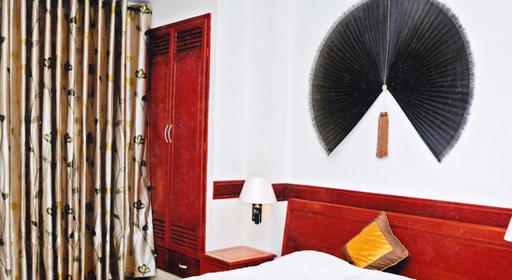 Hoang Thanh Thuy Hotel 1 26/77