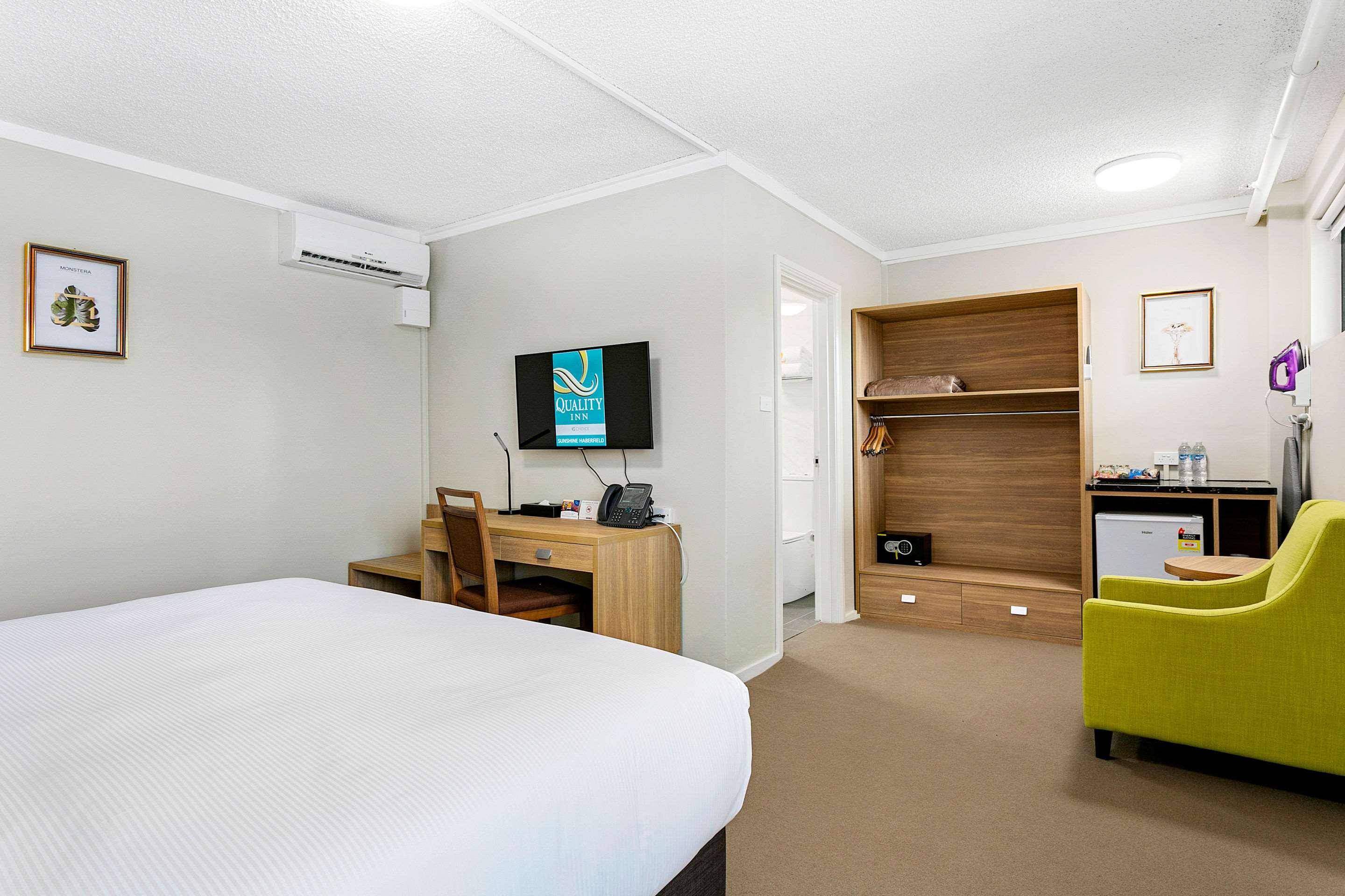 EFFICIENCY, TWIN BEDS