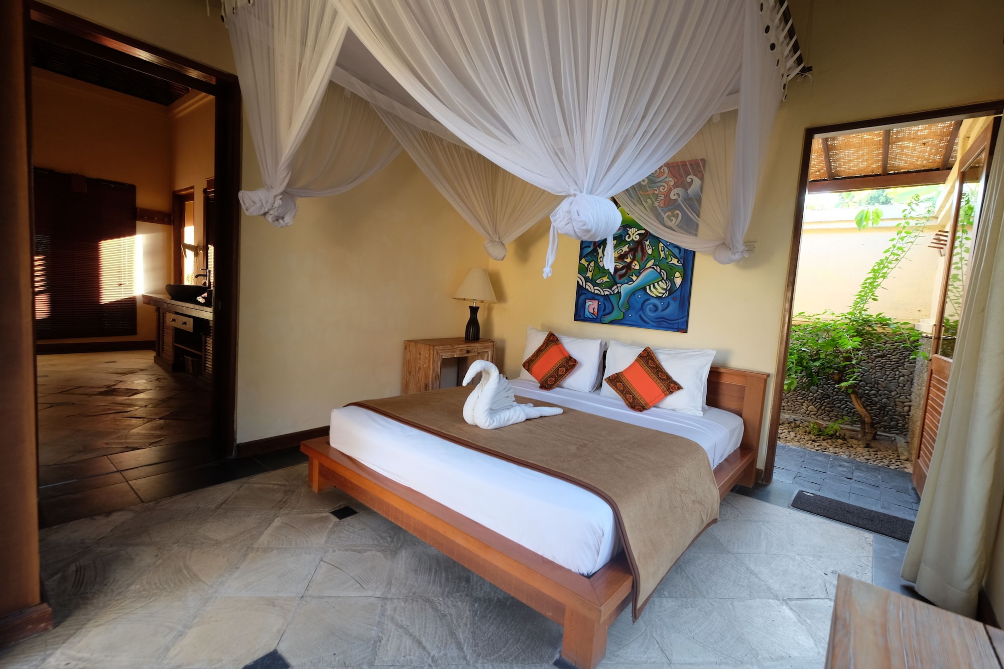 Pool, Suite, King Bed, Ocean Front
