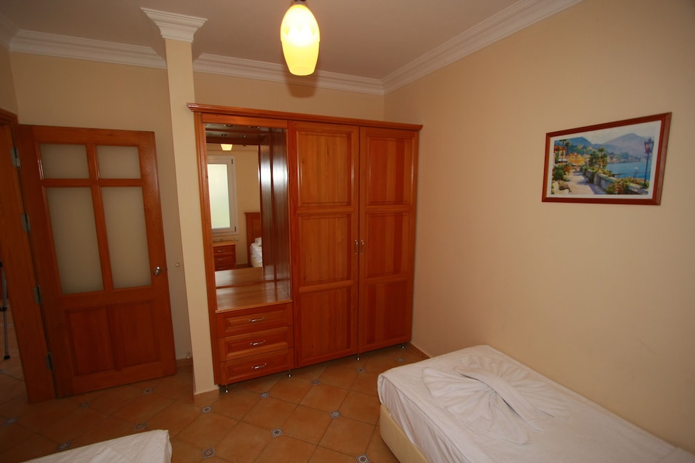شقة بسريرين منفصلين بغرفتي نوم مع أريكة، Sea Breeze Hotel And Apartments 4/10